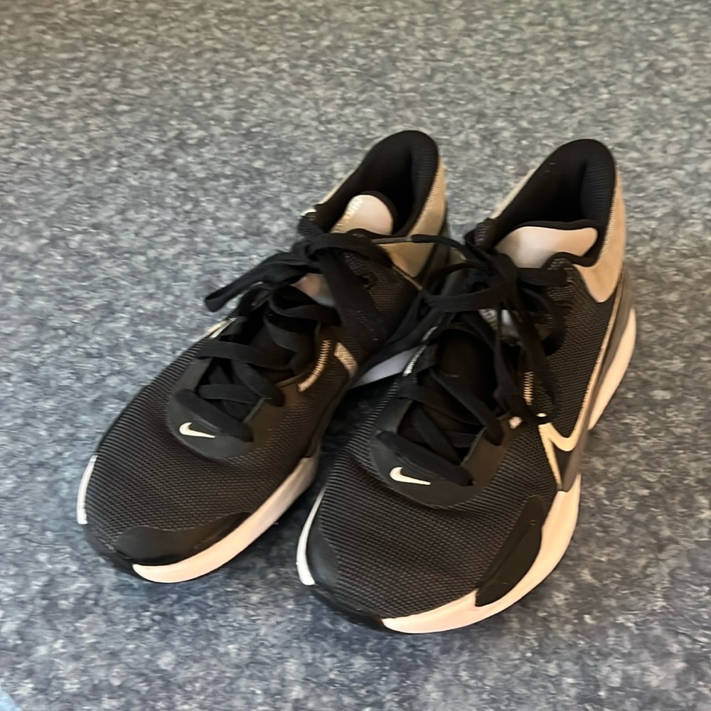 Nike Renew shoes size 7.5